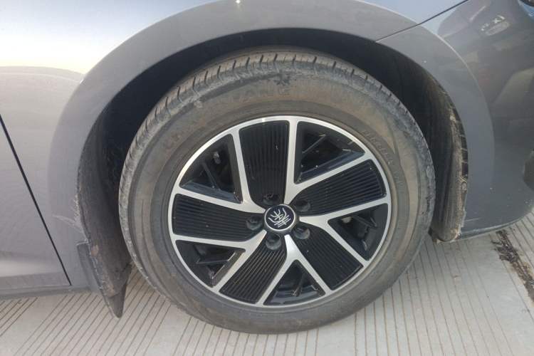 Used BYD Qin L 2024 DM-i 80KM Beyond Model Exterior 1