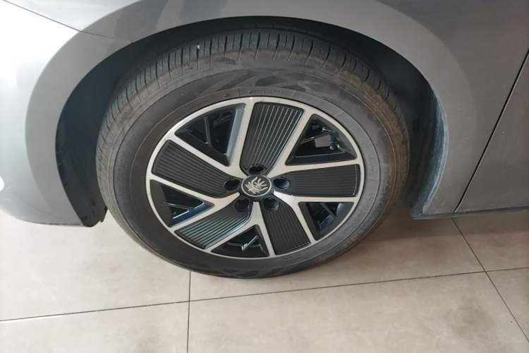 Used BYD Qin L 2024 DM-i 80KM Beyond Model Exterior 2