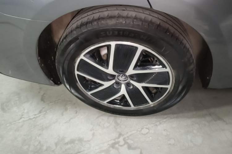Used BYD Qin L 2024 DM-i 80KM Beyond Model Exterior 3