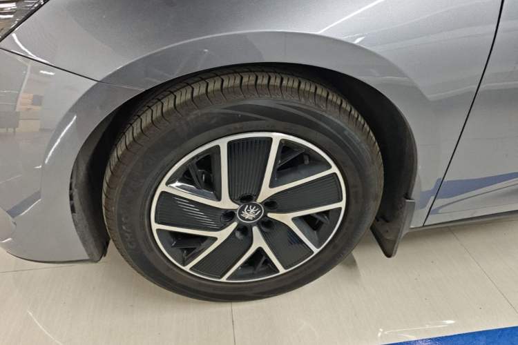 Used BYD Qin L 2024 DM-i 80KM Beyond Model Exterior 4