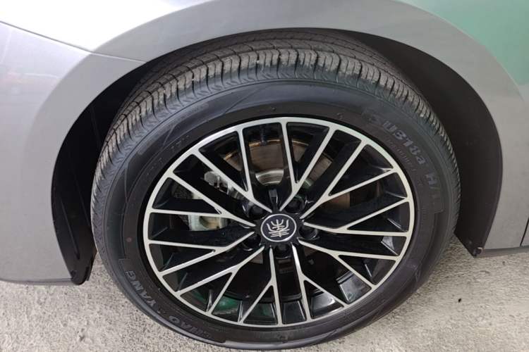 Used BYD Qin L 2024 DM-i 120KM Excellence Model Exterior 4