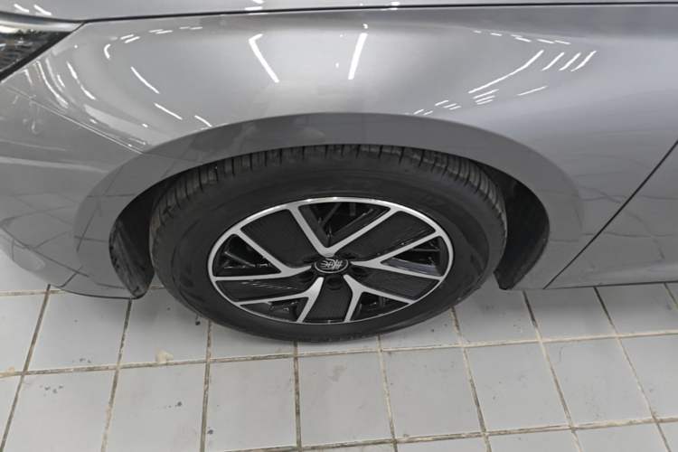 Used BYD Qin L 2024 DM-i 80KM Beyond Model Exterior 4