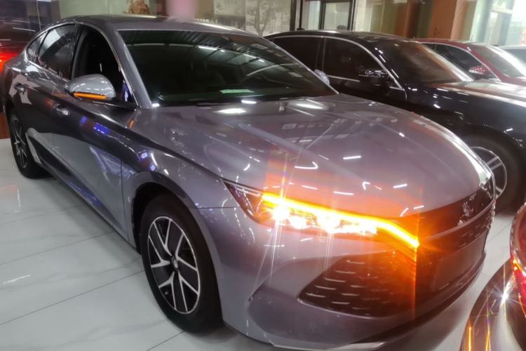 Used BYD Qin L 2024 DM-i 120KM Leading Model Front Right 45 Deg