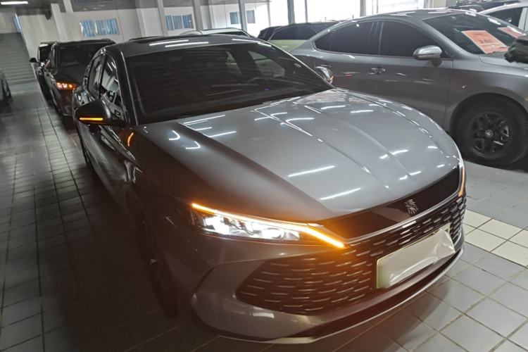 Used BYD Qin L 2024 DM-i 120KM Leading Model Front Right 45 Deg