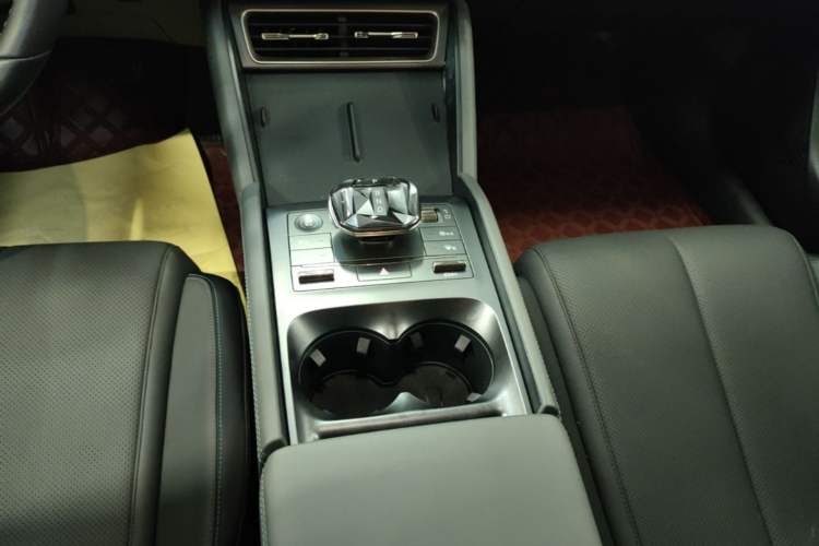 Used BYD Qin L 2024 DM-i 80KM Beyond Model Gear Lever