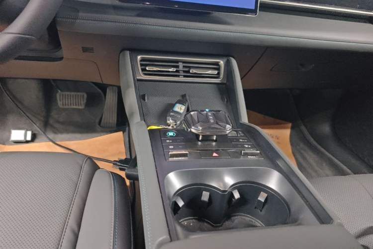 Used BYD Qin L 2024 DM-i 80KM Beyond Model Gear Lever