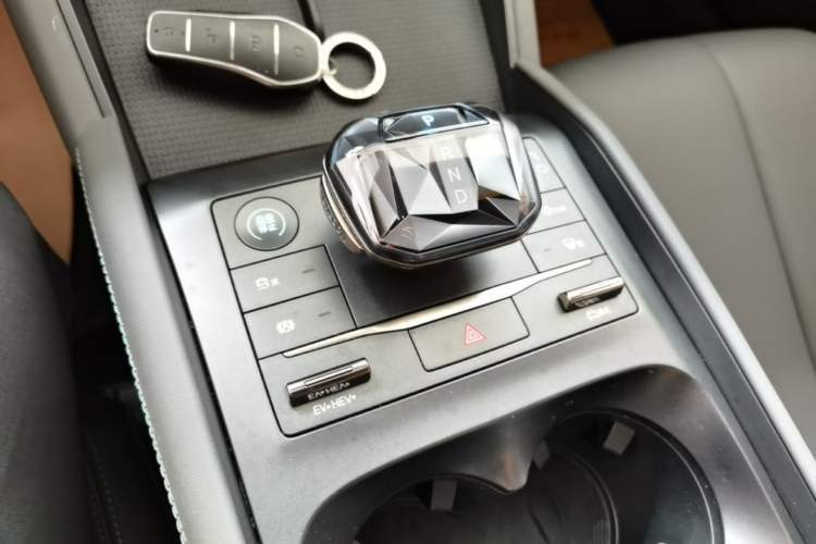 Used BYD Qin L 2024 DM-i 80KM Beyond Model Gear Lever
