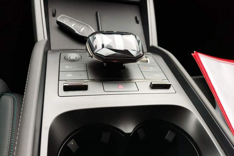 Used BYD Qin L 2024 DM-i 80KM Leading Model Gear Lever