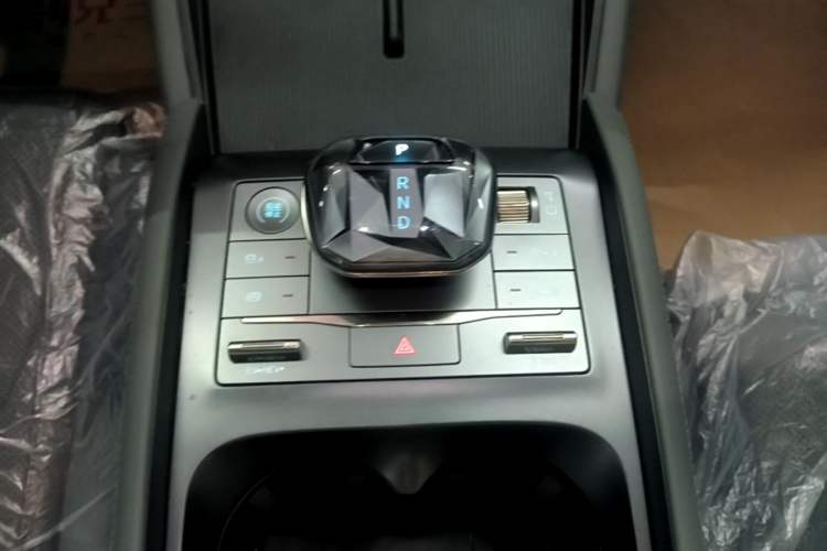 Used BYD Qin L 2024 DM-i 80KM Beyond Model Gear Lever