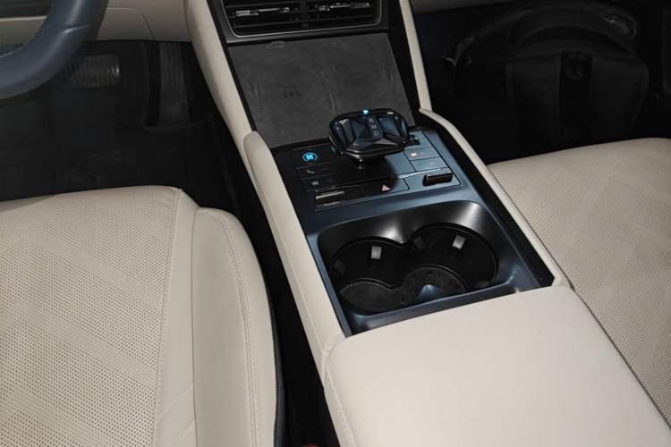 Used BYD Qin L 2024 DM-i 120KM Excellence Model Gear Lever