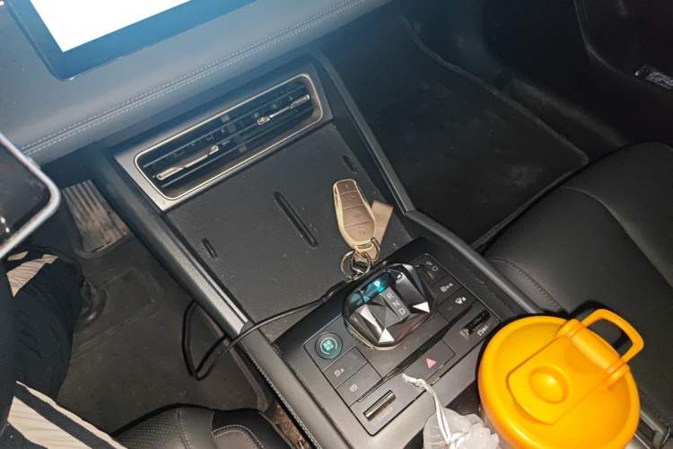 Used BYD Qin L 2024 DM-i 80KM Leading Model Gear Lever