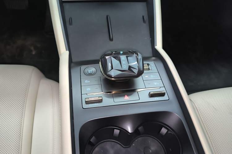 Used BYD Qin L 2024 DM-i 80KM Leading Model Gear Lever