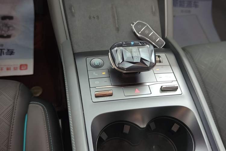 Used BYD Qin L 2024 DM-i 120KM Excellence Model Gear Lever