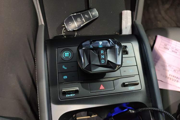 Used BYD Qin L 2024 DM-i 120KM Beyond Model Gear Lever