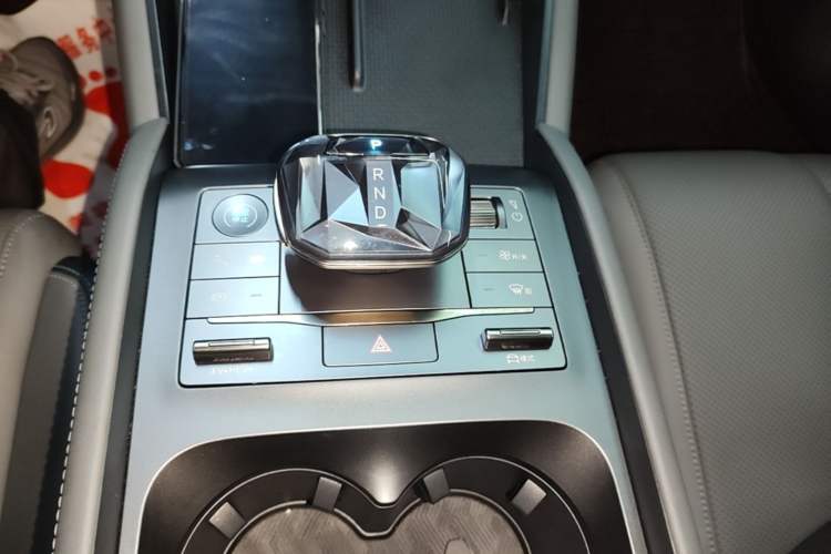 Used BYD Qin L 2024 DM-i 120KM Beyond Model Gear Lever