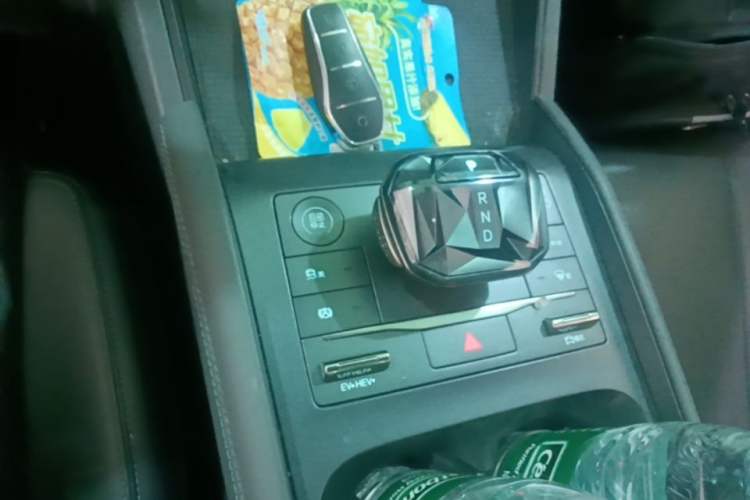Used BYD Qin L 2024 DM-i 80KM Leading Model Gear Lever