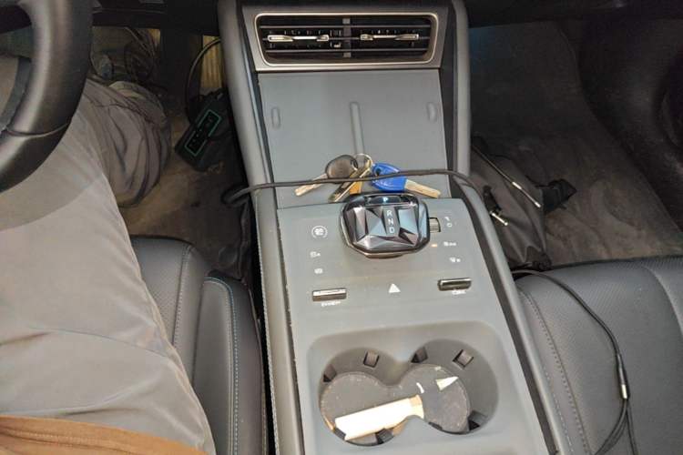 Used BYD Qin L 2024 DM-i 120KM Leading Model Gear Lever
