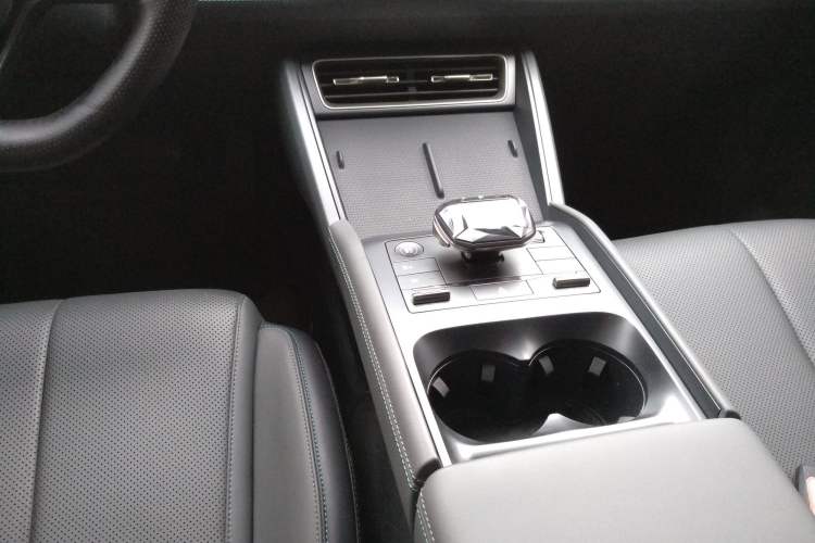 Used BYD Qin L 2024 DM-i 80KM Leading Model Gear Lever
