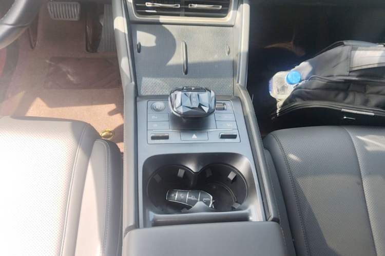 Used BYD Qin L 2024 DM-i 120KM Leading Model Gear Lever
