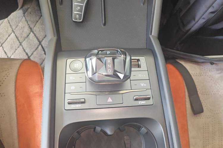 Used BYD Qin L 2024 DM-i 80KM Beyond Model Gear Lever