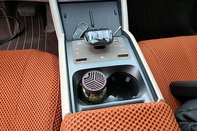 Used BYD Qin L 2024 DM-i 120KM Leading Model Gear Lever