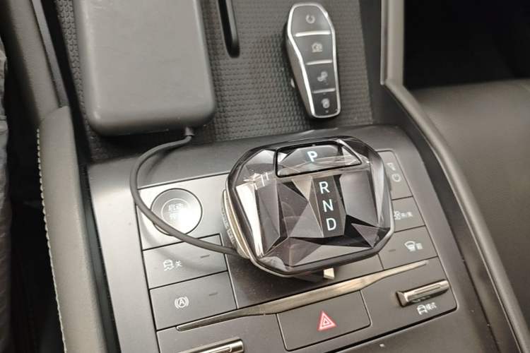 Used BYD Qin L 2024 DM-i 80KM Beyond Model Gear Lever