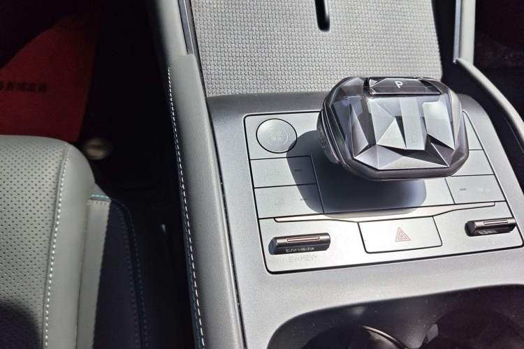 Used BYD Qin L 2024 DM-i 80KM Beyond Model Gear Lever
