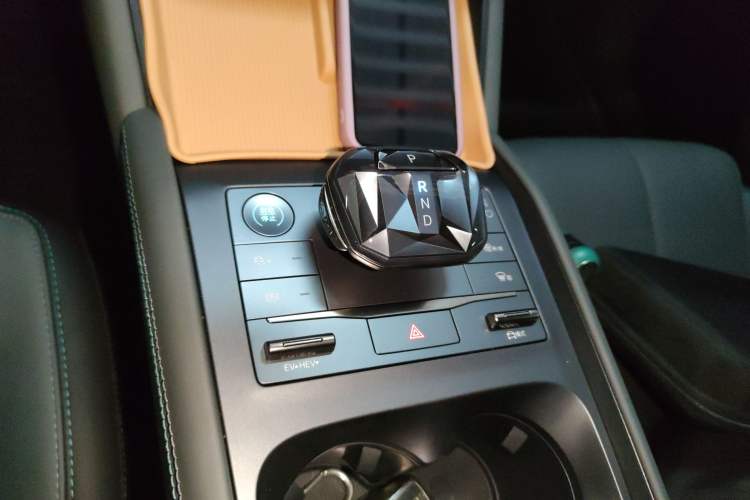 Used BYD Qin L 2024 DM-i 120KM Leading Model Gear Lever