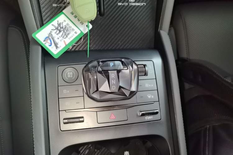 Used BYD Qin L 2024 DM-i 80KM Beyond Model Gear Lever
