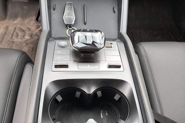 Used BYD Qin L 2024 DM-i 80KM Leading Model Gear Lever