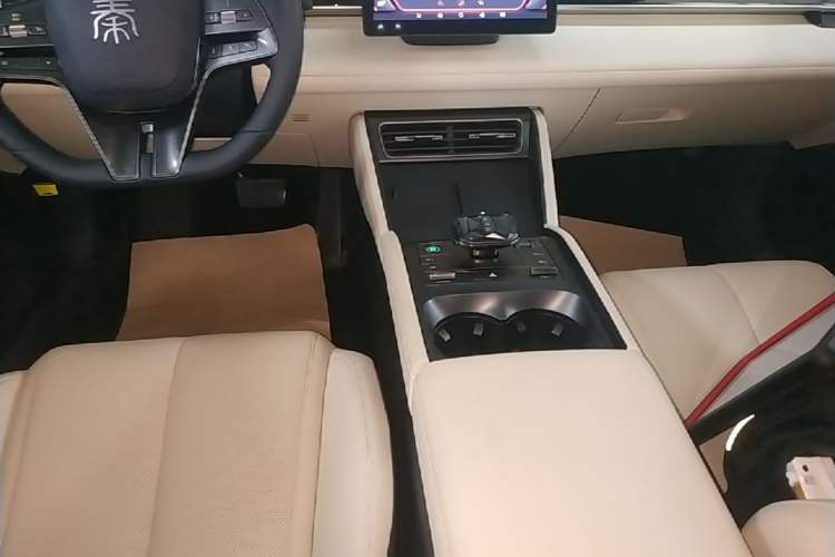 Used BYD Qin L 2024 DM-i 80KM Leading Model Gear Lever