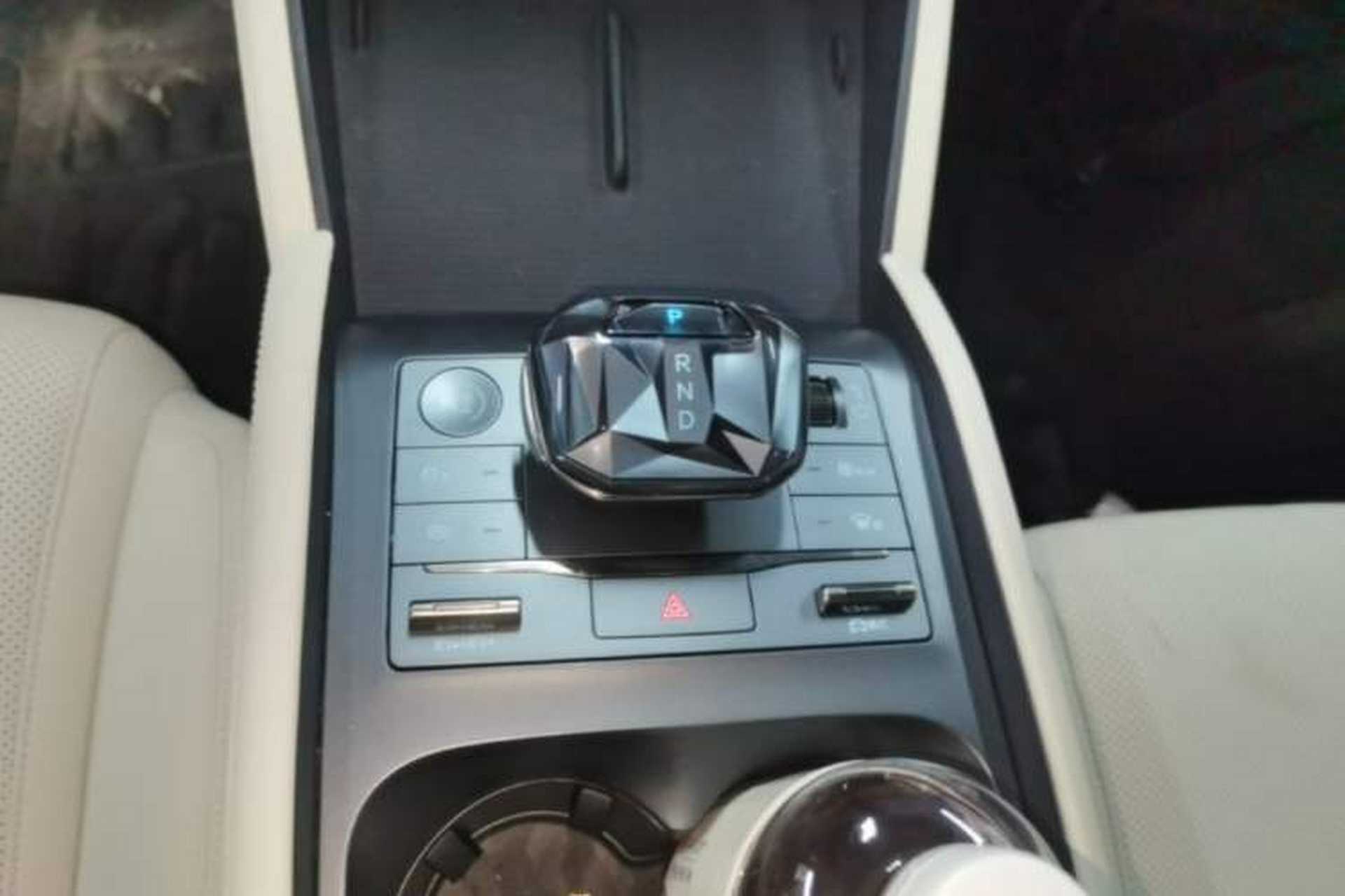 Used BYD Qin L 2024 DM-i 80KM Leading Model Gear Lever