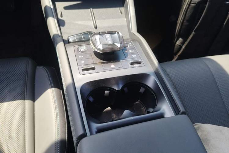 Used BYD Qin L 2024 DM-i 120KM Leading Model Gear Lever