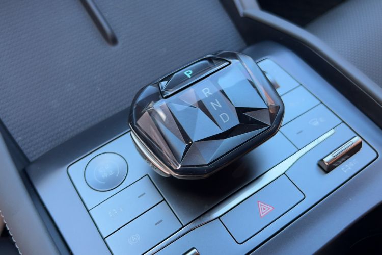 Used BYD Qin L 2024 DM-i 80KM Beyond Model Gear Lever