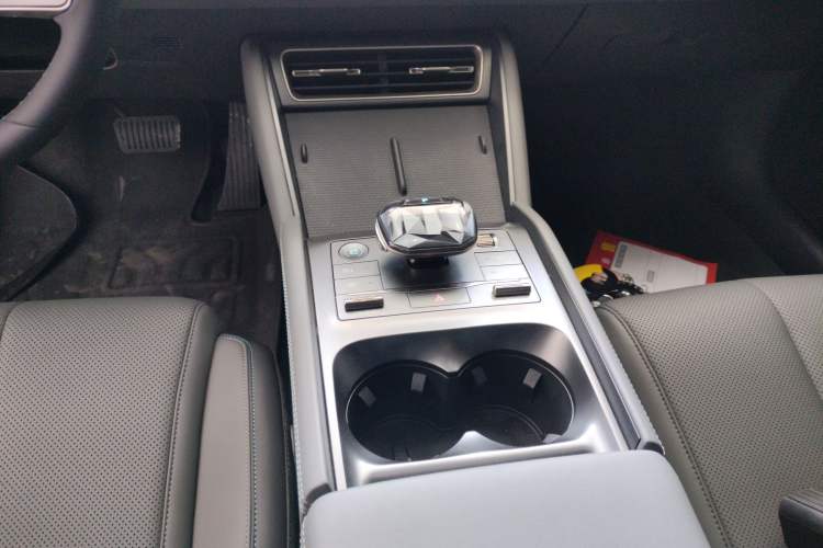 Used BYD Qin L 2024 DM-i 80KM Beyond Model Gear Lever