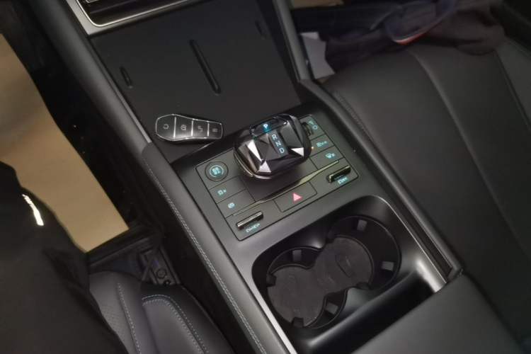 Used BYD Qin L 2024 DM-i 80KM Beyond Model Gear Lever