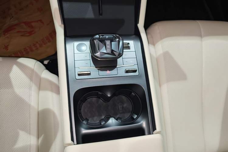 Used BYD Qin L 2024 DM-i 80KM Beyond Model Gear Lever