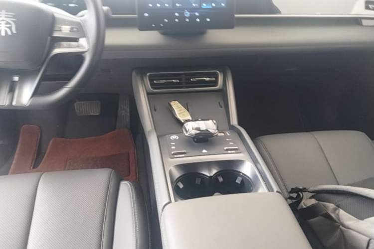 Used BYD Qin L 2024 DM-i 80KM Leading Model Gear Lever