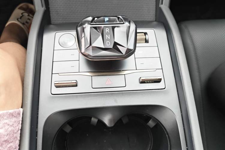 Used BYD Qin L 2024 DM-i 80KM Leading Model Gear Lever