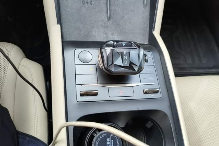 Used BYD Qin L 2024 DM-i 120KM Excellence Model Gear Lever