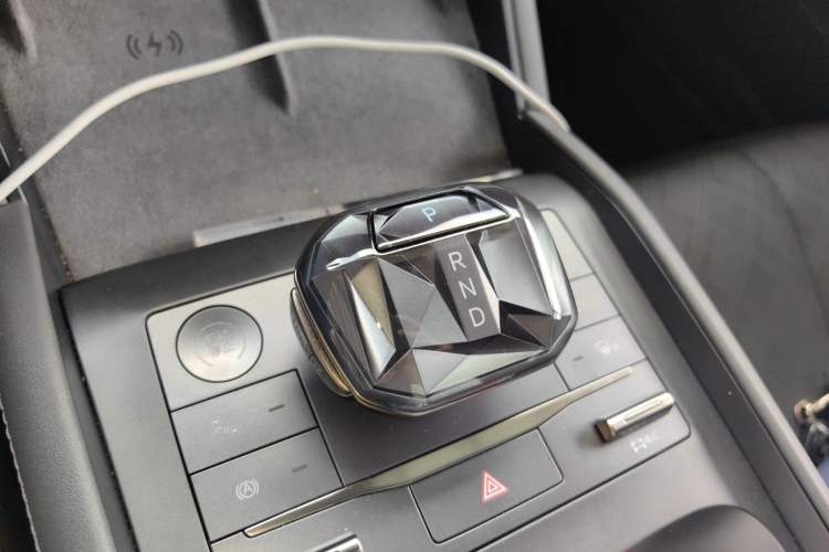Used BYD Qin L 2024 DM-i 120KM Excellence Model Gear Lever