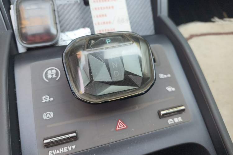Used BYD Qin L 2024 DM-i 80KM Leading Model Gear Lever