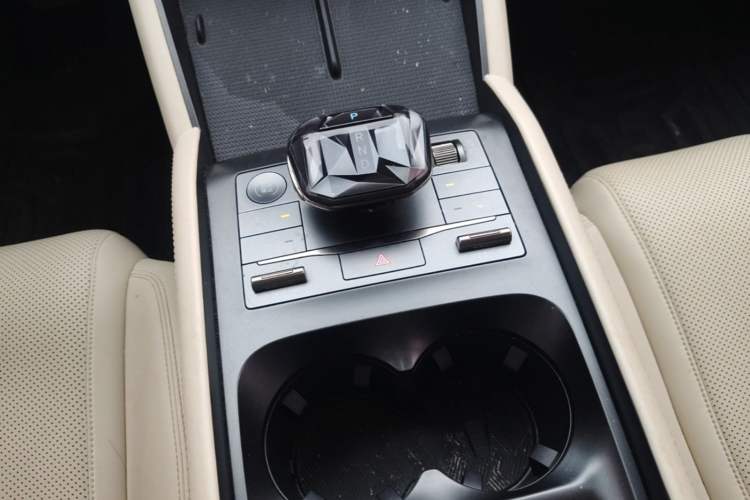 Used BYD Qin L 2024 DM-i 120KM Beyond Model Gear Lever