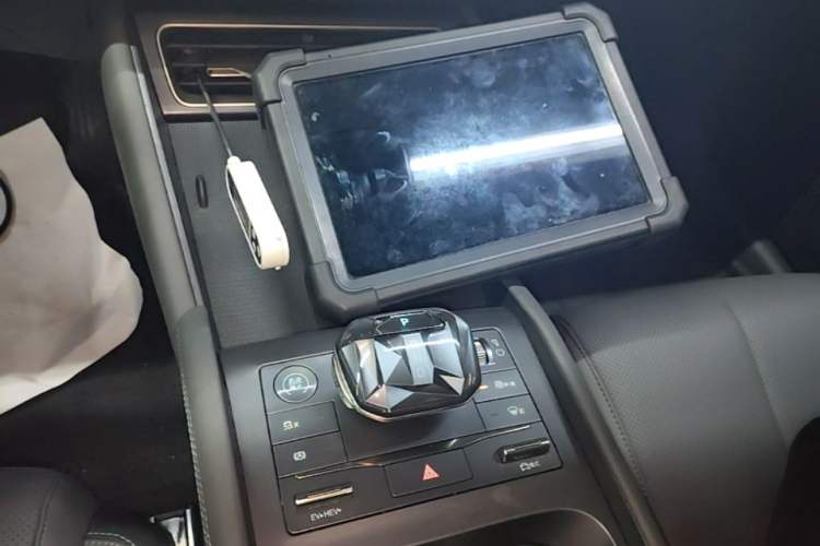 Used BYD Qin L 2024 DM-i 120KM Leading Model Gear Lever