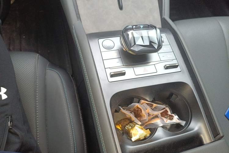 Used BYD Qin L 2024 DM-i 120KM Beyond Model Gear Lever