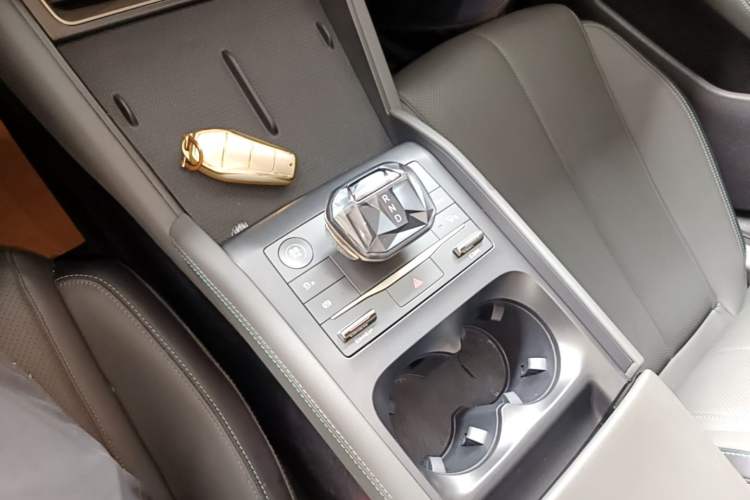 Used BYD Qin L 2024 DM-i 120KM Leading Model Gear Lever