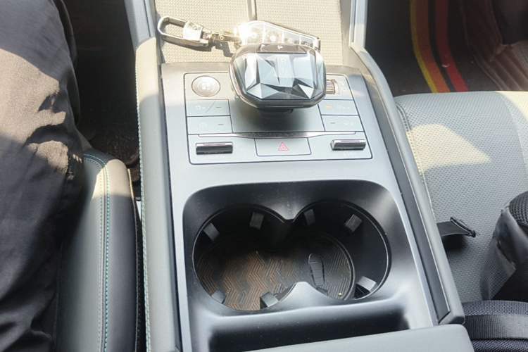 Used BYD Qin L 2024 DM-i 80KM Leading Model Gear Lever