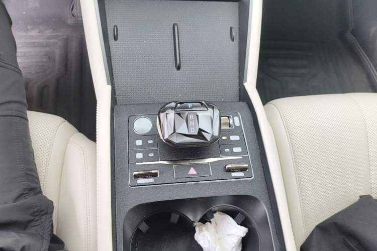 Used BYD Qin L 2024 DM-i 80KM Beyond Model Gear Lever
