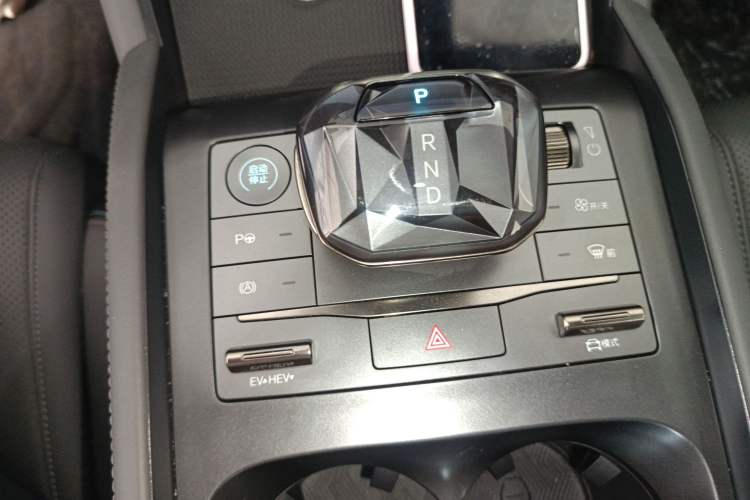 Used BYD Qin L 2024 DM-i 120KM Beyond Model Gear Lever