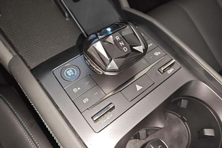 Used BYD Qin L 2024 DM-i 80KM Beyond Model Gear Lever